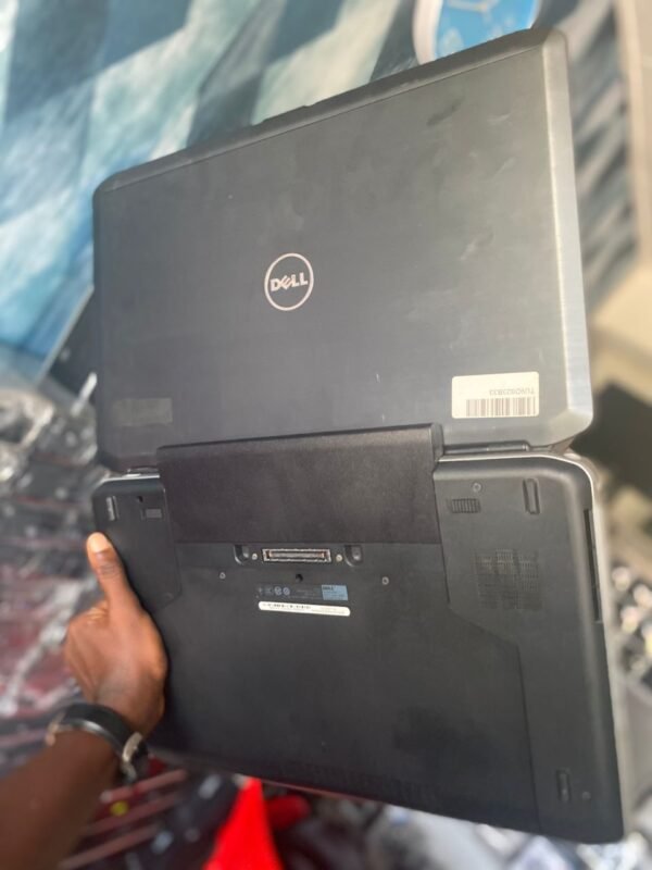 DELL  Laptop Latitude E5530 - Image 8