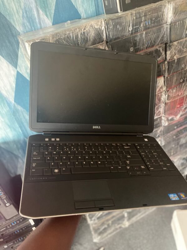 DELL  Laptop Latitude E5530 - Image 4
