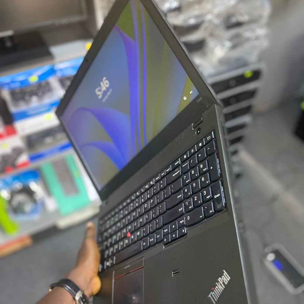 Laptop Lenovo i7 5th gen